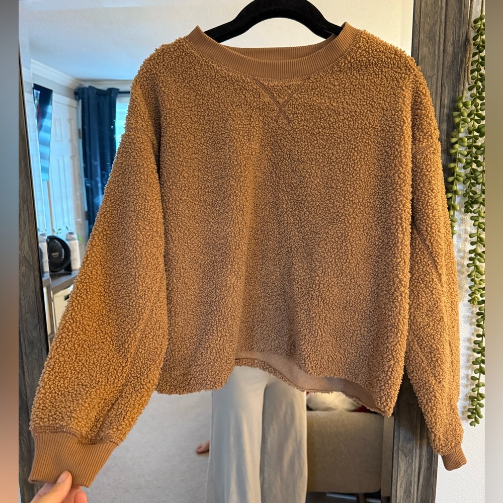 cropped sherpa crewneck - size XS